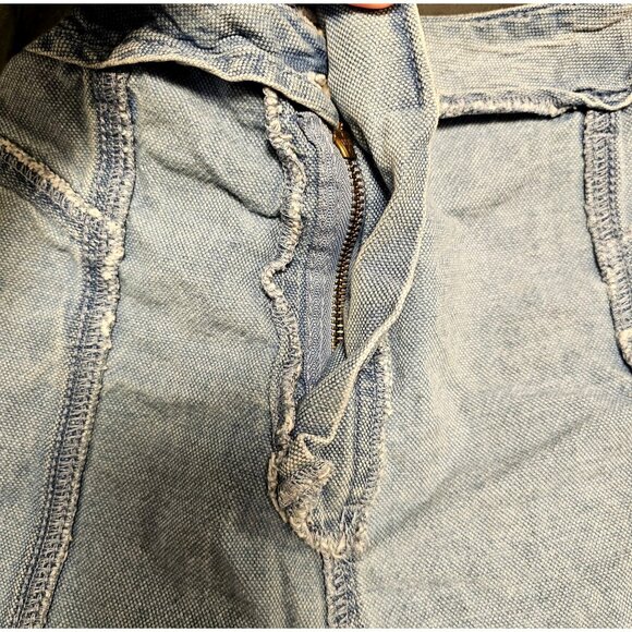 Universal Thread Women's High Rise Midi Denim Shorts Size 12/31 Light Wash - Picture 9 of 9